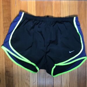 Nike Dri Fit Shorts size Medium lined inside slip pocket and drawstring active